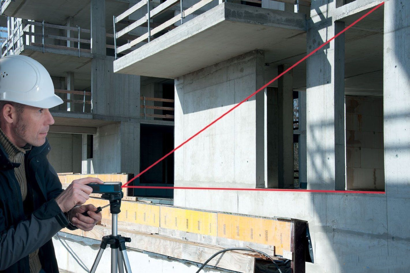 Máy đo khoảng cách cầm tay